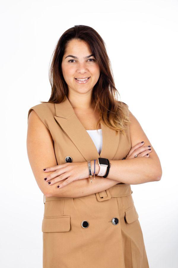 Dña. CAROLINA ALONSO SANTANA