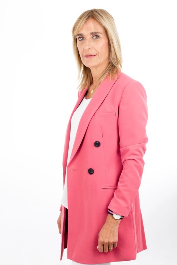 Dña. MARÍA JESÚS ÁLVAREZ BERMÚDEZ