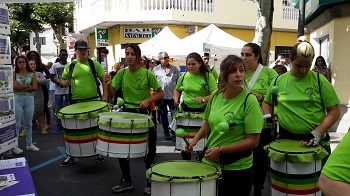 Animación en una jornada comercial en la Villa