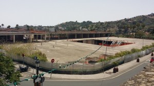 Edificio de aparcamientos y plaza pública