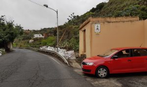 Poste de luz en la carretera de Los Silos
