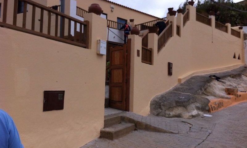 Imagen de la fachada del centro losero de La Atalaya