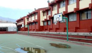 Patio del CEIP Juan del Río Ayala tras la lluvia