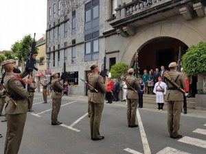 Honores a la bandera del municipio