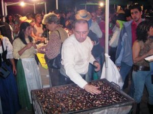 Las castañas asadas recuerdan la celebración de los finaos en la Villa