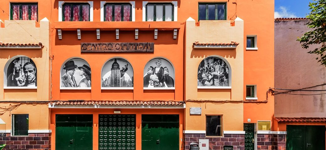 Fachada del Centro Cultural de Santa Brígida