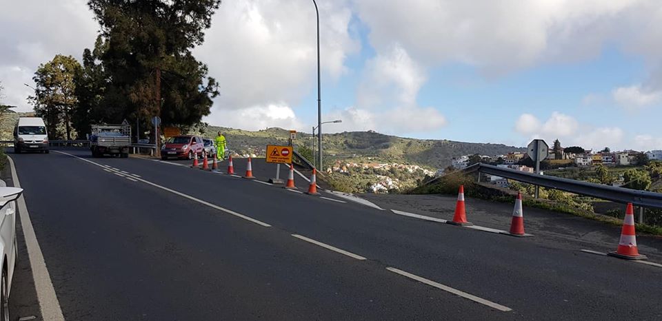 Acceso desde la Carretera del Centro a la vía en obras.