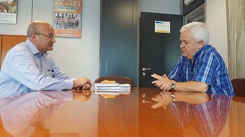 El alcalde, José Armengol, con el consejero de Cooperación, Carmelo Ramírez, en una imagen de archivo.