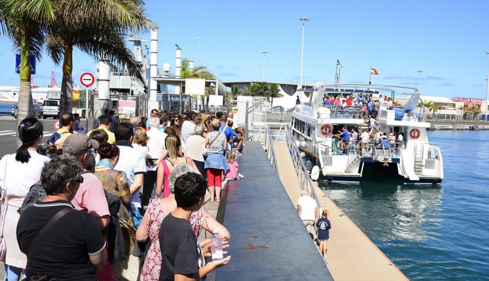 Visita guiada en barco por el puerto de la Luz