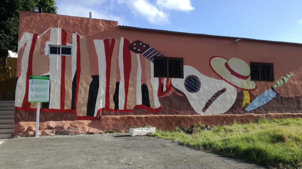 Fachada del local municipal de Pino Santo Bajo